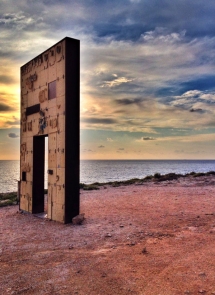 Porta-Europa-di-Mimmo-Paladino